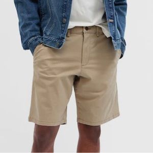 GAP Khakis 10” men’s tan cotton chino shorts size 33